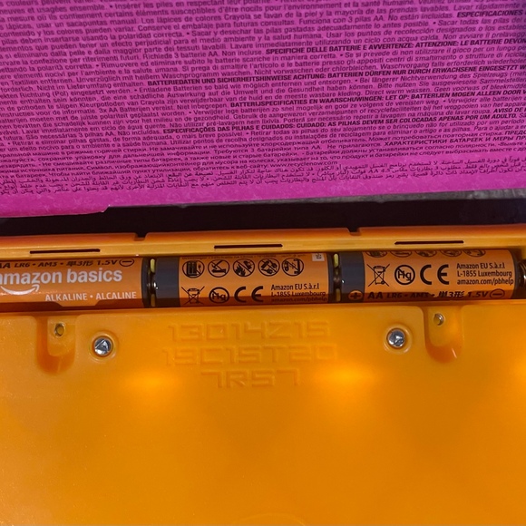 Crayola Trolls Light-up Tracing Pad Art Tool Bright LED Easy Tracing - Picture 5 of 7